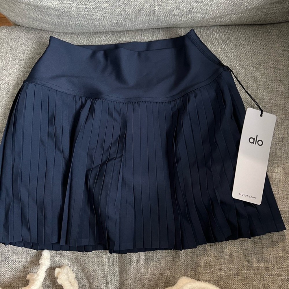 Alo yoga grand slam navy tennis skirt in size xs NWT